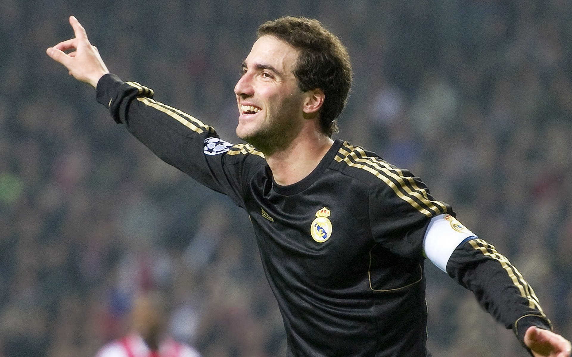 爱游戏 电竞-法甲战术布局：变阵奇兵改变战局，法甲变天